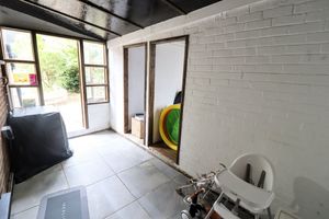 side passage- click for photo gallery